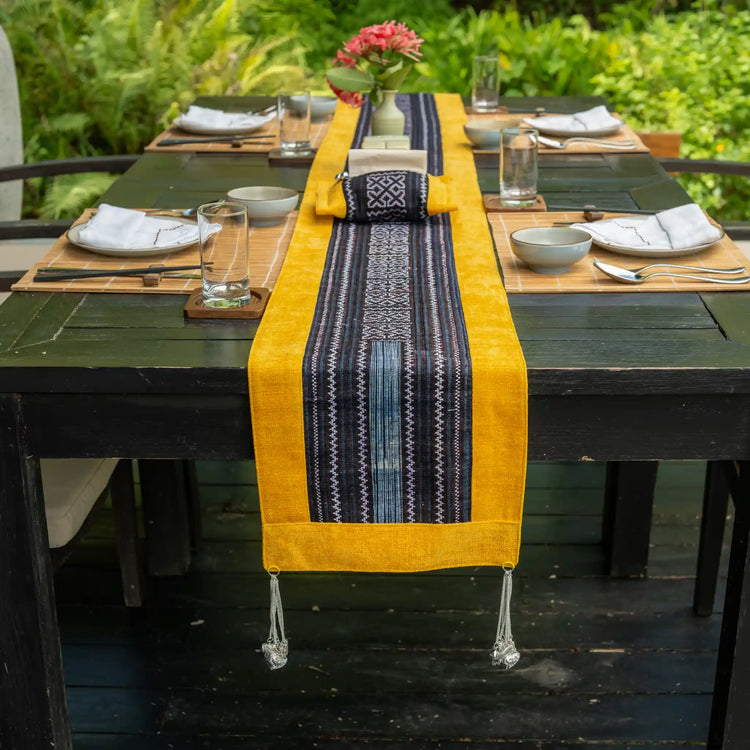 Table Runner (2.7m/2.9m) & Napkin Bag Set