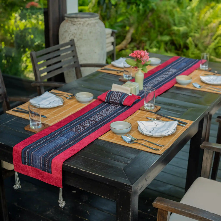 Table Runner (2.7m/2.9m) & Napkin Bag Set