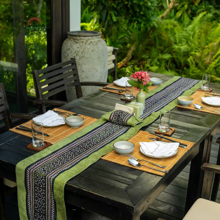 Table Runner (2.7m/2.9m) & Napkin Bag Set