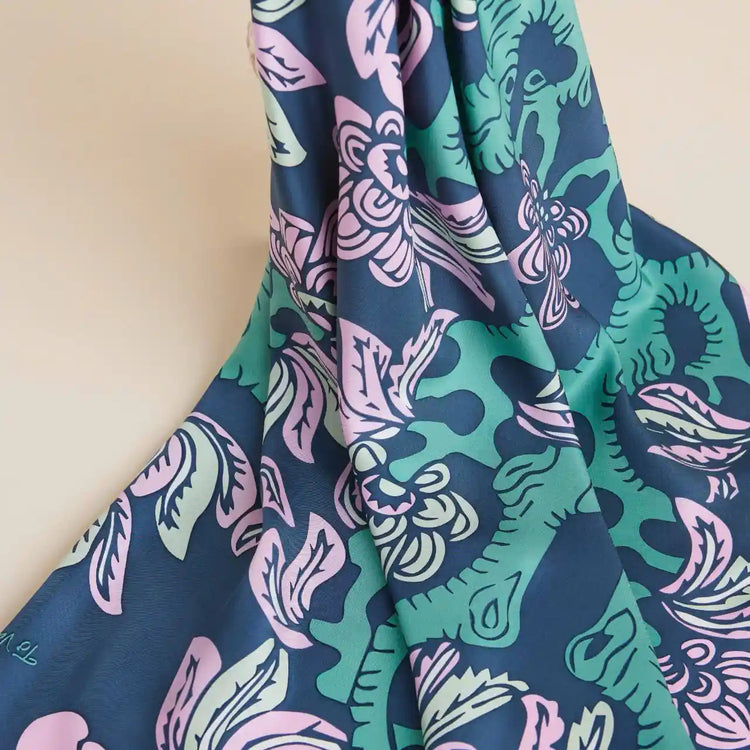 Garden of Youth Silk Scarf/ Green-Light Pink